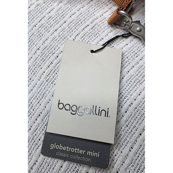 NWT Baggallini Globetrotter Mini Crossbody Tan Adjustable Travel Lightweight - Picture 2 of 16